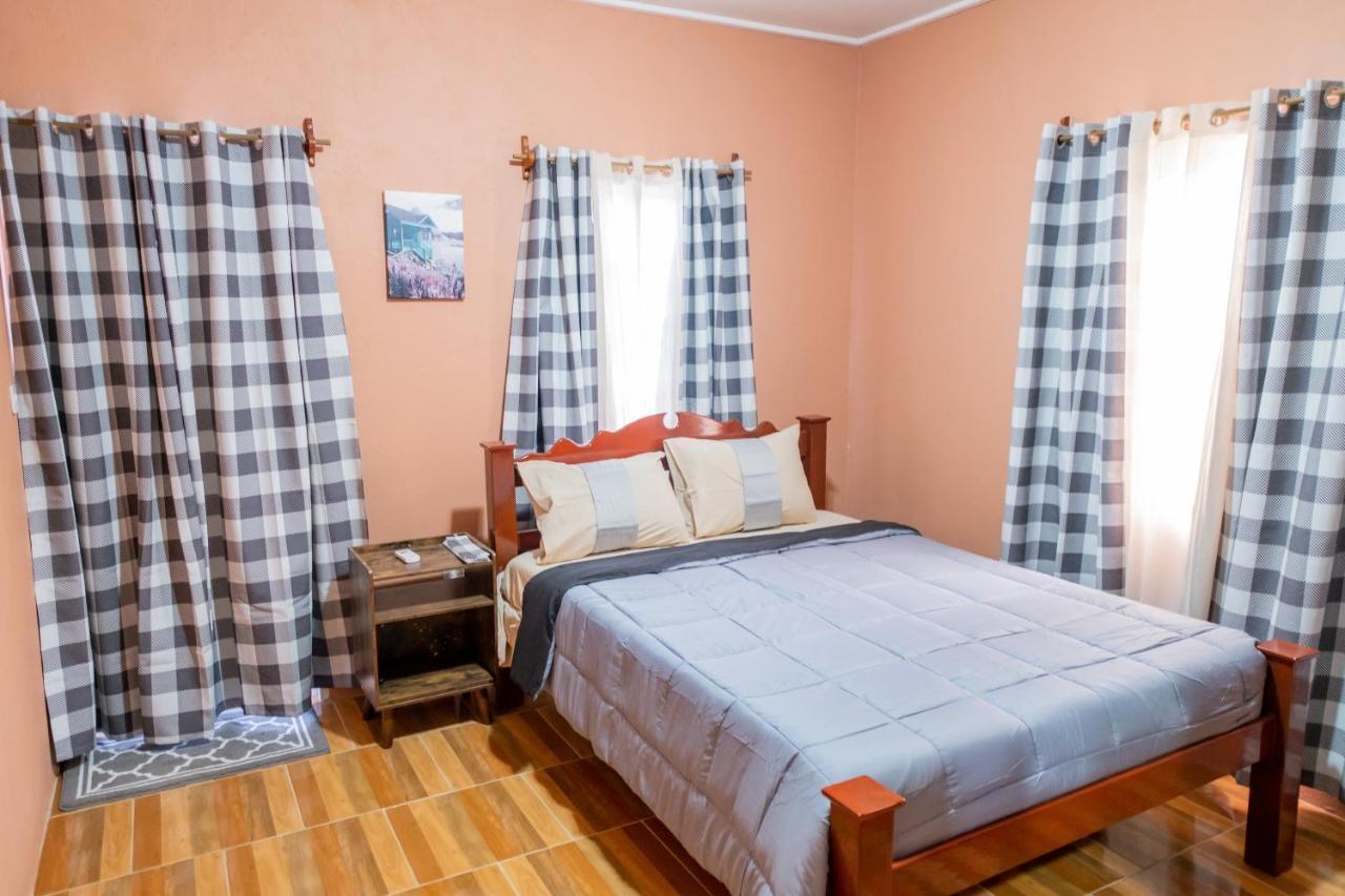 Golden Palms Apartment Kingstown Ngoại thất bức ảnh