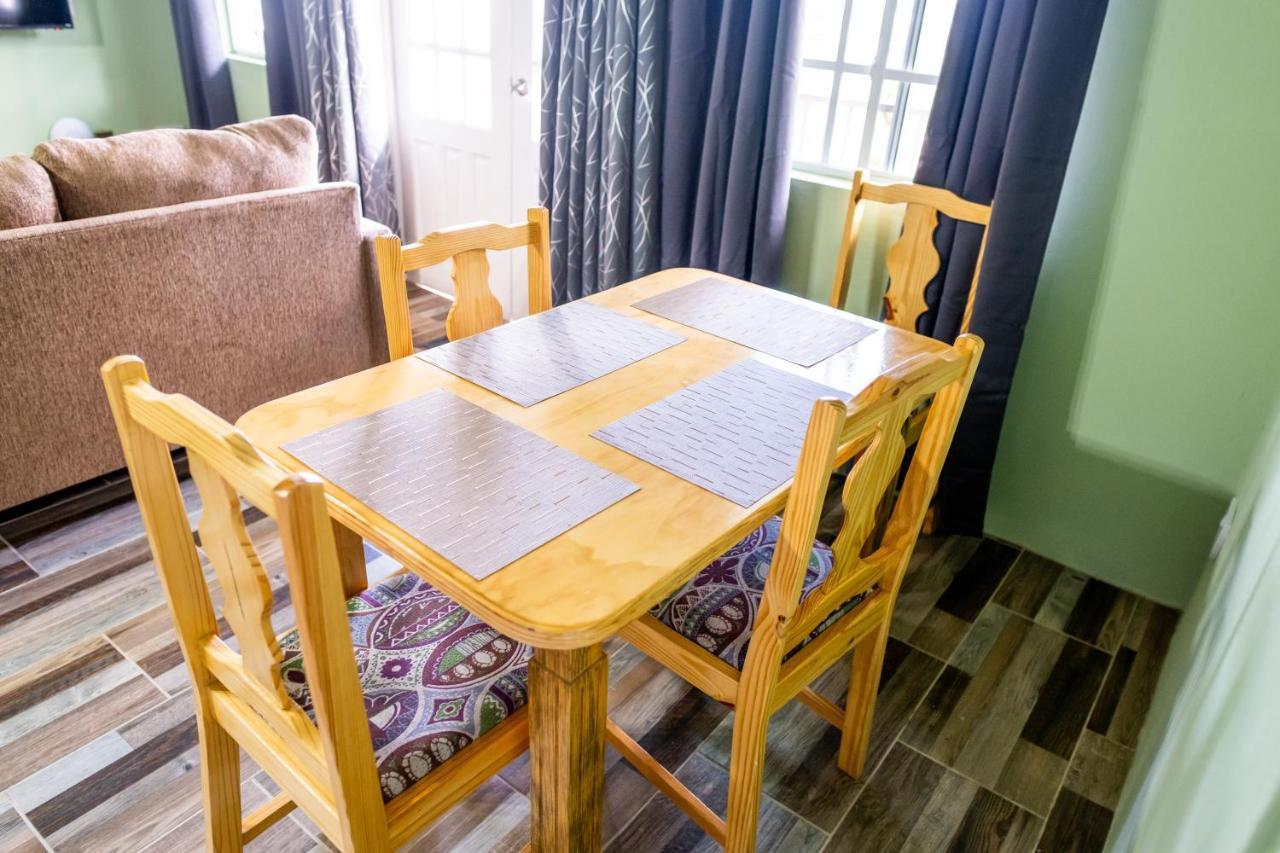 Golden Palms Apartment Kingstown Ngoại thất bức ảnh