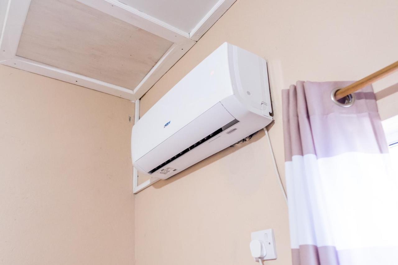 Golden Palms Apartment Kingstown Ngoại thất bức ảnh